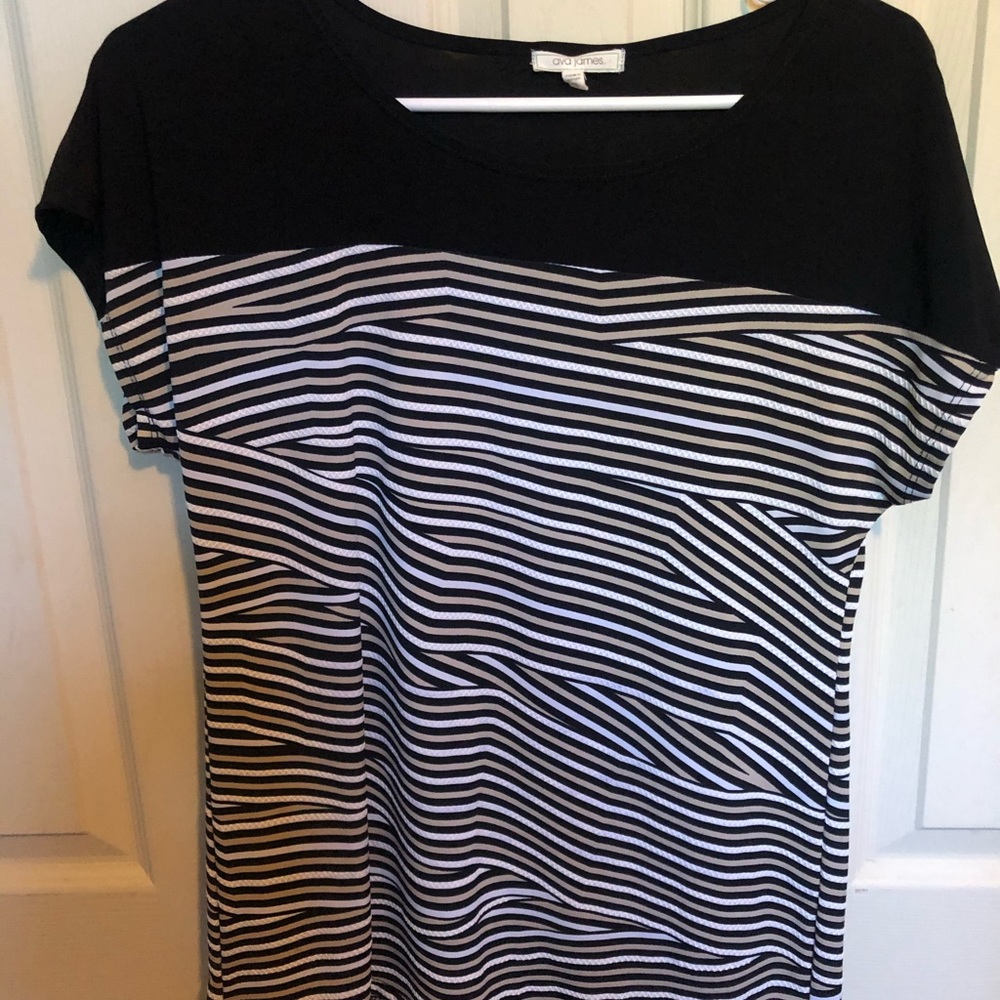 Ava James Top